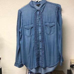 New directions Embroidered button down blouse - blue - Size Medium.
